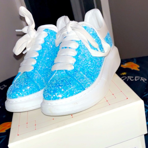 Only worn 2 times still in good condition